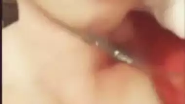 Today Exclusive- Sexy Desi Girl Showing Her Boobs On Live Show