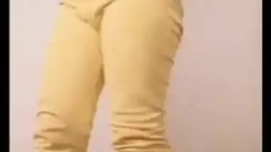 Desi Beautiful Cute Girl Showing