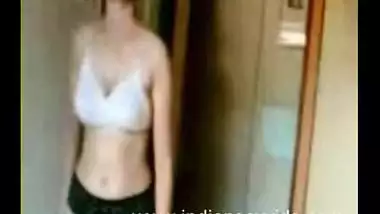 Db Desi Shy Girl Stripping In Car indian tube porno on Bestsexxxporn.com
