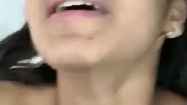 Sex with moans by horny Indian girlfriend MMS