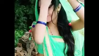 Hursh Fuck Girl - Cute College Doll Aarti Singh Navel Show indian sex video
