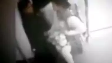 Delhi Metro Leaked MMS - Movies.