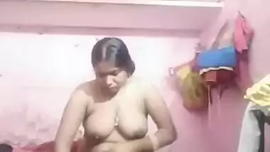 Horny Desi Bhabhi Masturbating indian sex video