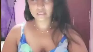 Telugu aunty Sheela on Tango live nude show for followers