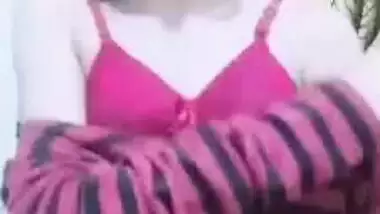 Sexy Kashmiri Girl Showing indian sex video