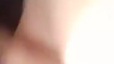 Aasami Lover Apni GirlFriend Ki Chut Ko Baariki Se Dekhta Hua