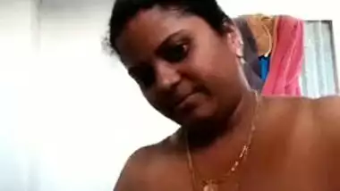 Xpxxmom - Puja Boudi Shows Her Milky Boobs And Masturbating indian sex video