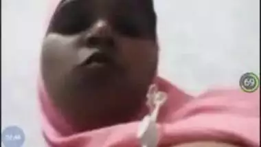 Desi bhbai show boob video call with lover