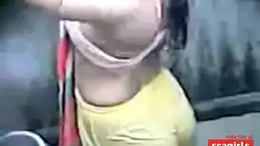 Boudi Gosol Xxx Video - Garam Bangla Bodi Ra Pukur Ghate Gosol indian tube porno on Bestsexxxporn. com