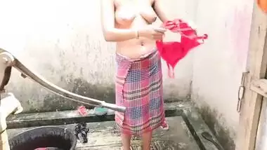 Videos Nahane Wala Bathroom Ka Photo Open indian tube porno on  Bestsexxxporn.com