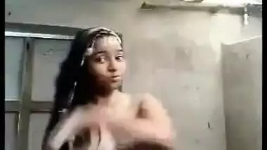 Desi Teen Bath Selfie indian tube porno on Bestsexxxporn.com