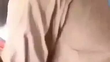 Pathan fucks his neighbor’s wife in Pakistani sex MMS