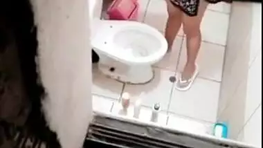 Voyeur Pooping - Desi Village Girl Pooping Voyeur Video indian tube porno on  Bestsexxxporn.com