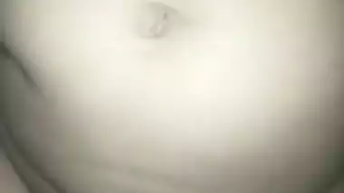 Desi bhbai show her cute pussy